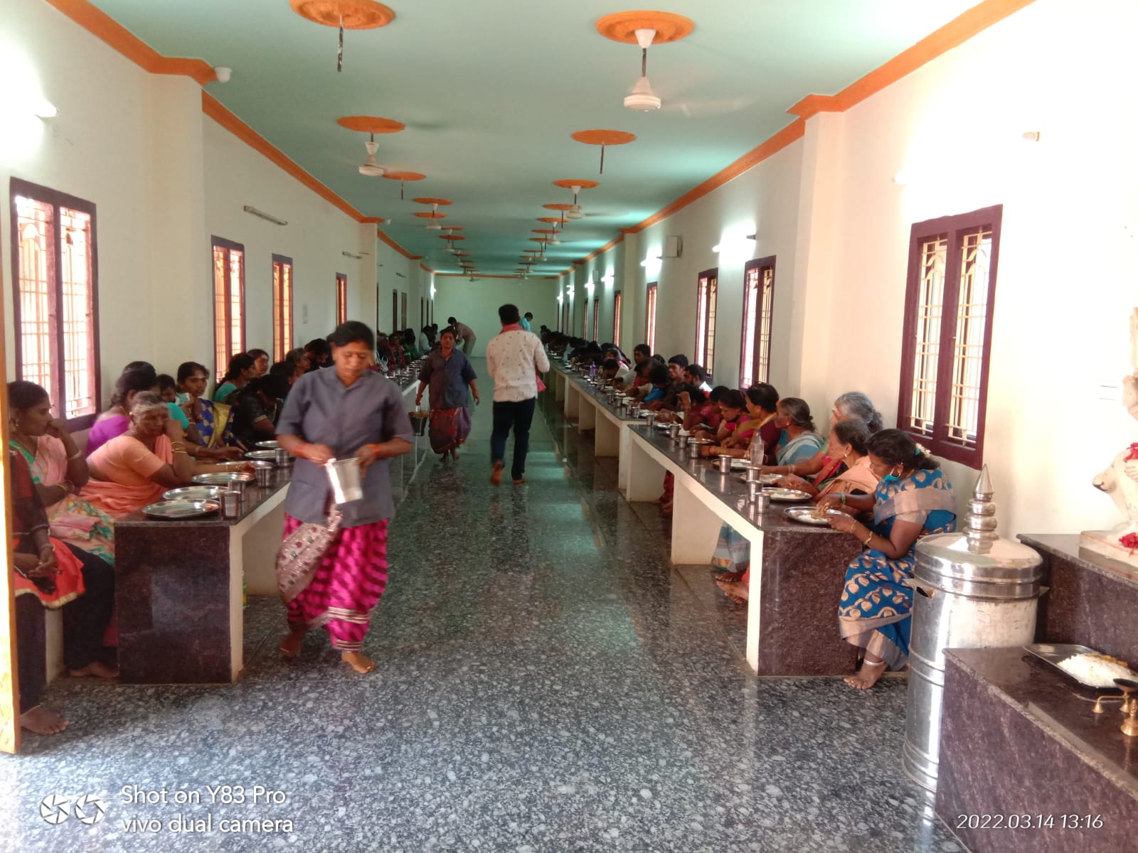 శ్రీ  ఉమా మహేశ్వరి నిత్య అన్నదానం